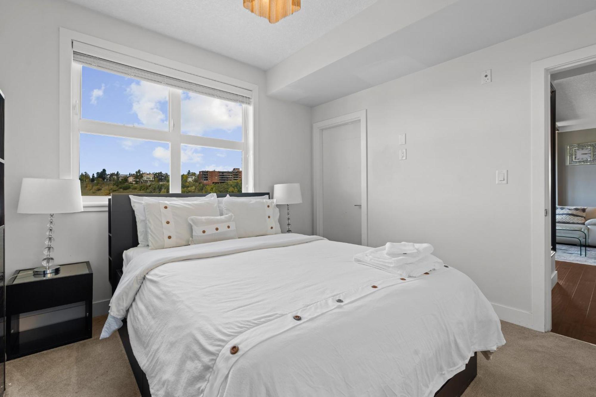 Element On First By Manna YYC Quarto foto