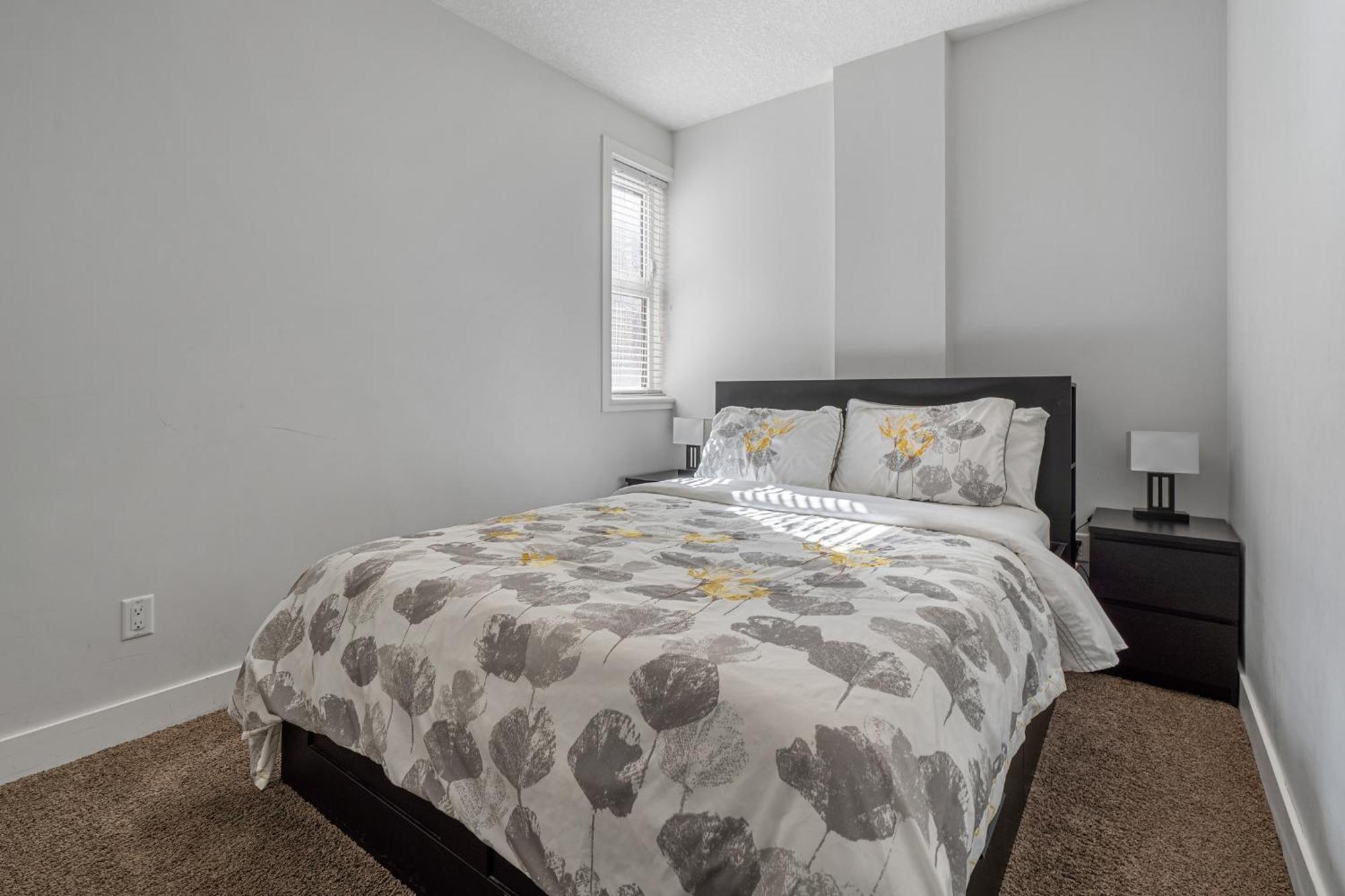 Element On First By Manna YYC Quarto foto