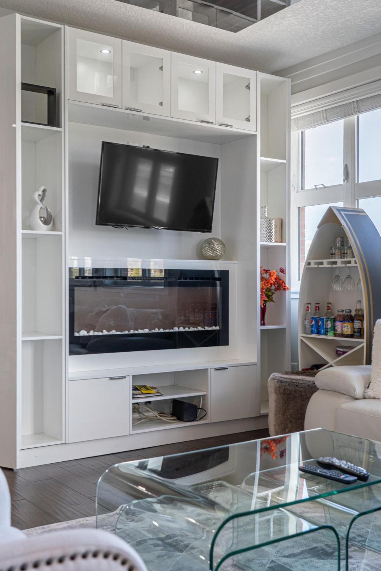 Element On First By Manna YYC Quarto foto