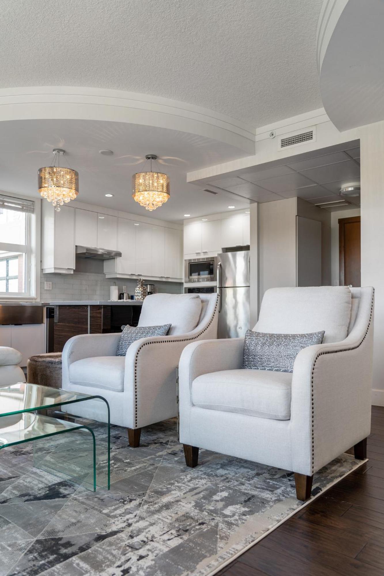 Element On First By Manna YYC Quarto foto